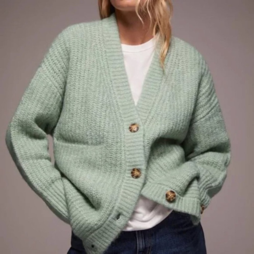 Zara Wool Alpaca Blend Cozy Chunky Knit Oversized Cardigan in Mint Green Medium